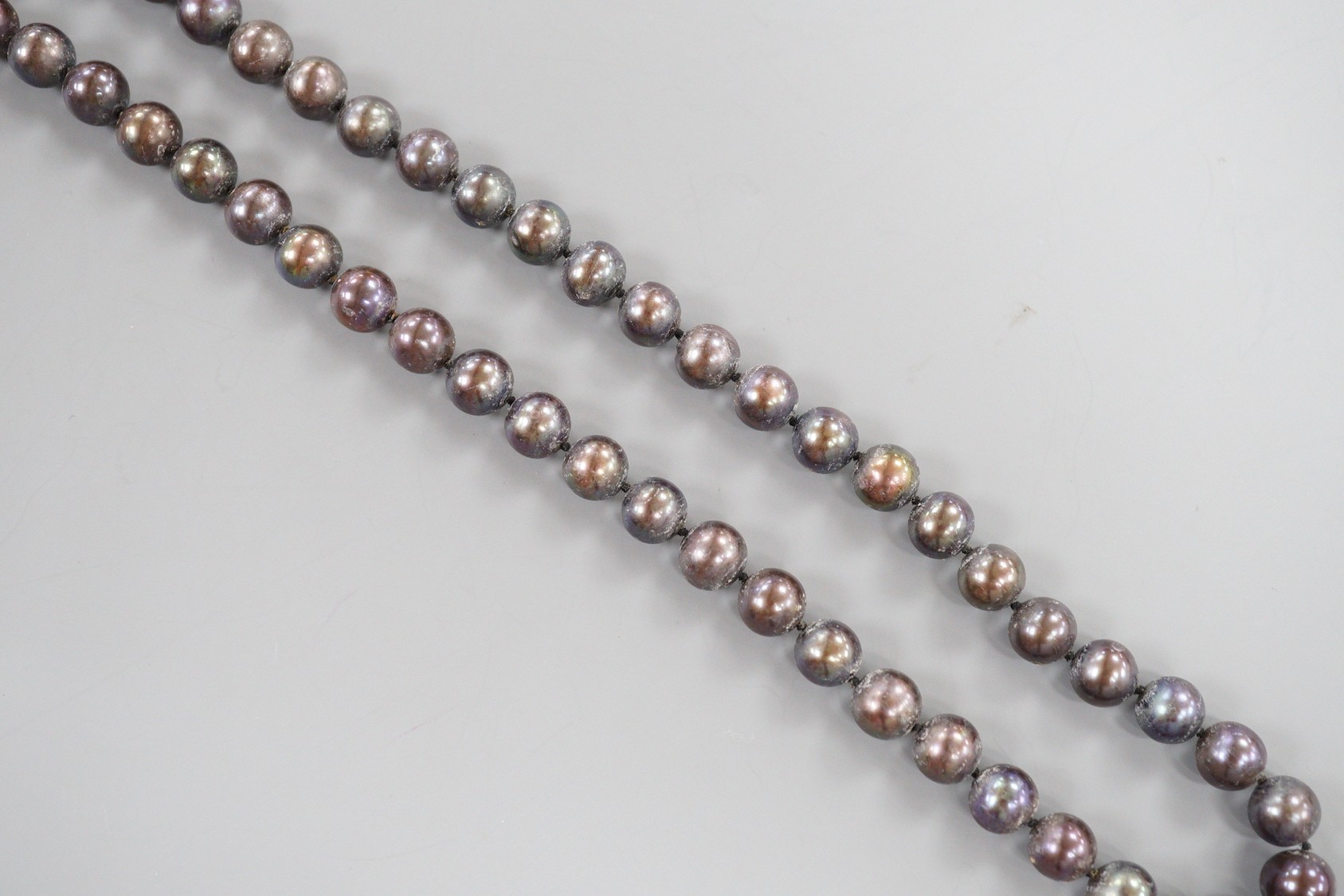 A modern single strand freshwater Tahitian style pearl necklace, with 375 yellow metal clasp, 44cm.